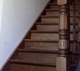 foto van een houten trap 
